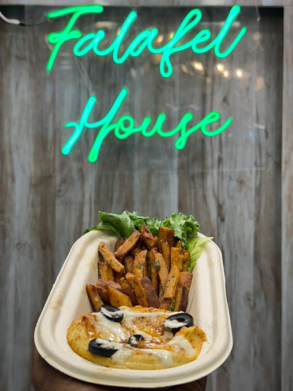 peri peri fries with hummus