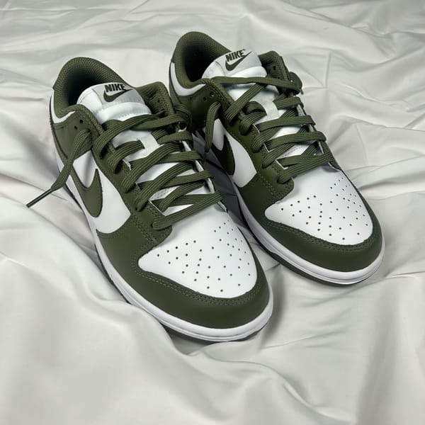 Green unisex  sneakers